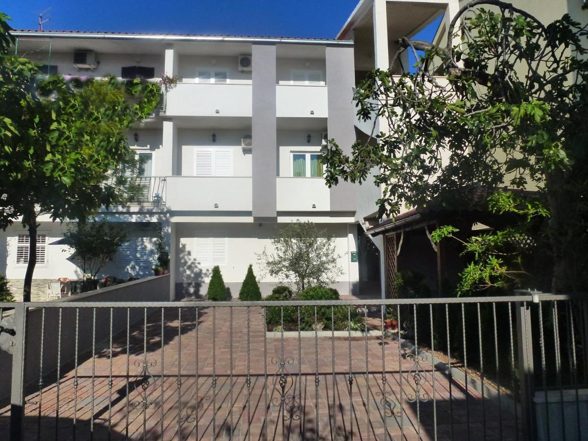 באסקה וודה Apartments Divna מראה חיצוני תמונה
